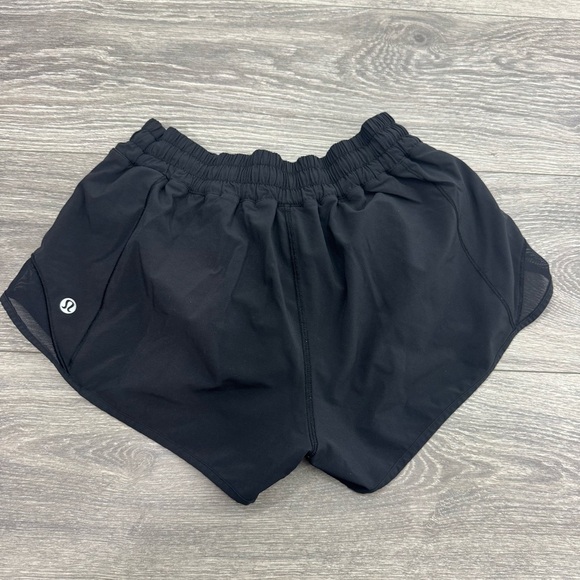 Lululemon Hotty Hot 2.5” Inseam Short In Black Size 6 - Picture 5 of 14